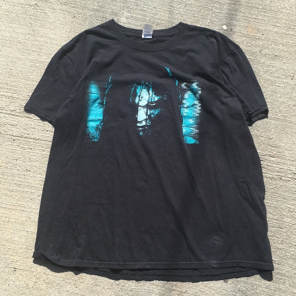 Xl scary shirt that fits like a large